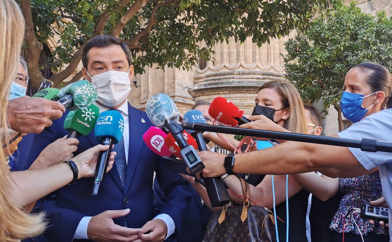 Coronavirus Andalucía: La Junta pedirá la tercera dosis de la vacuna para mayores si se confirma que el nivel de inmunidad ha descendido