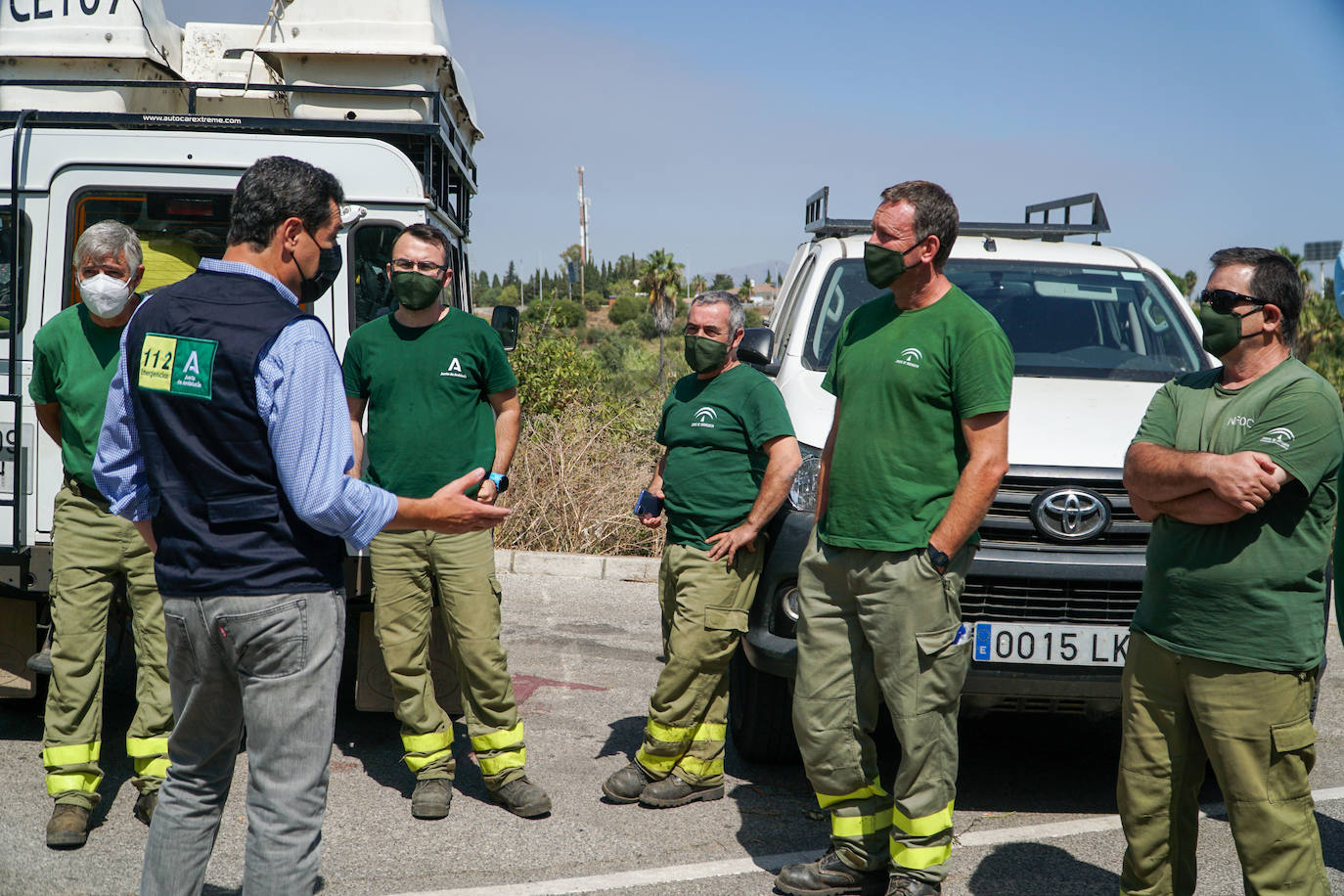 Este sábado se han movilizado 41 medios aéreos y unos 400 efectivos por tierra para luchar contra las llamas que no han afectado al pinsapar de la zona. Los nuevos desalojos elevan a 1.054 el número total de evacuados