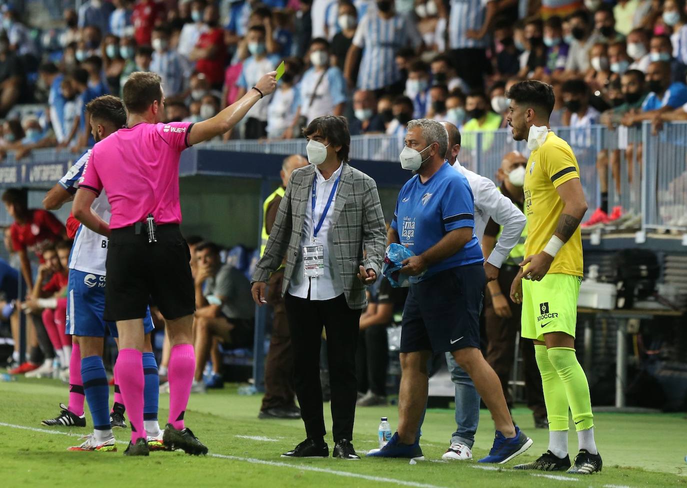 La Rosaleda volvió a mostrar un gran ambiente este domingo, pese a las restricciones por el covid 