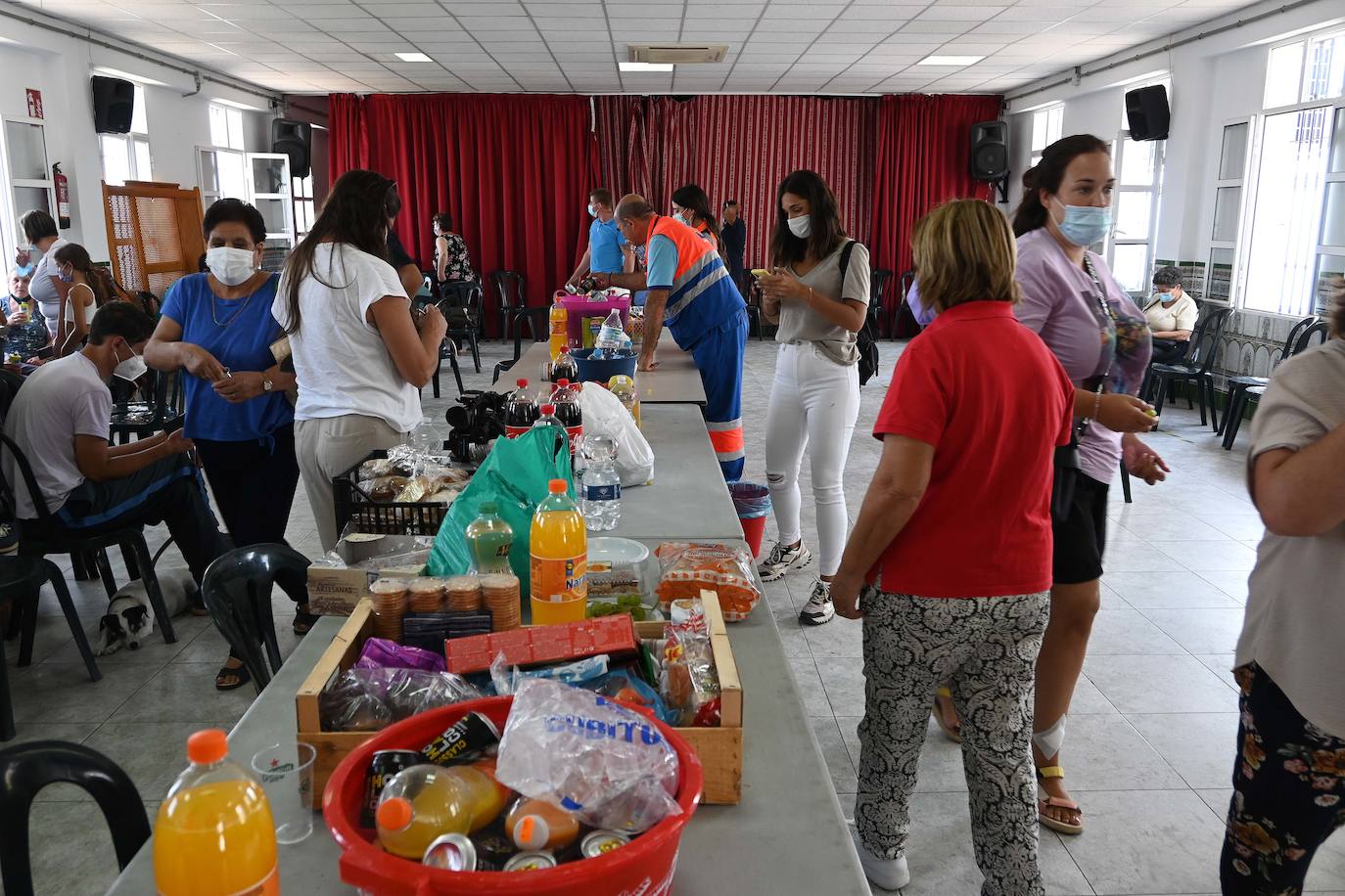 El fuego obliga al desalojo de Alpandeire, Júzcar, Faraján y Pujerra, además de Jubrique y Genalguacil