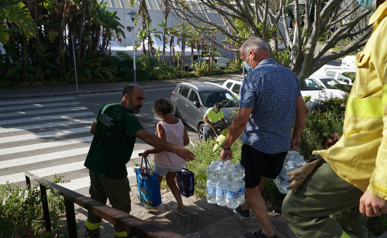 Incendio forestal Málaga: Las cenizas provocan otro incendio que obliga al desalojo preventivo de Jubrique y Genalguacil