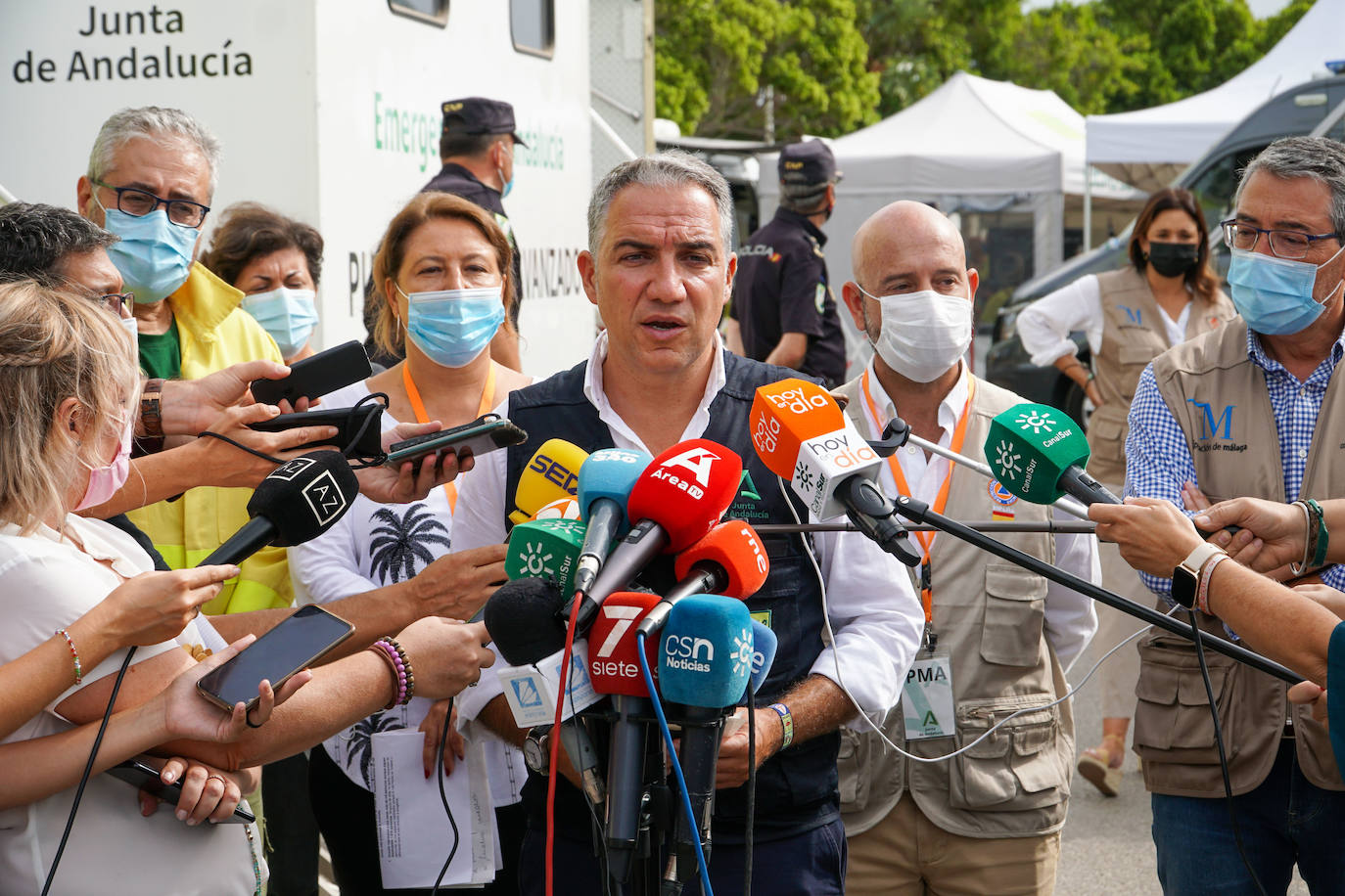 Elías Bendodo, ante los medios de comunicación este lunes