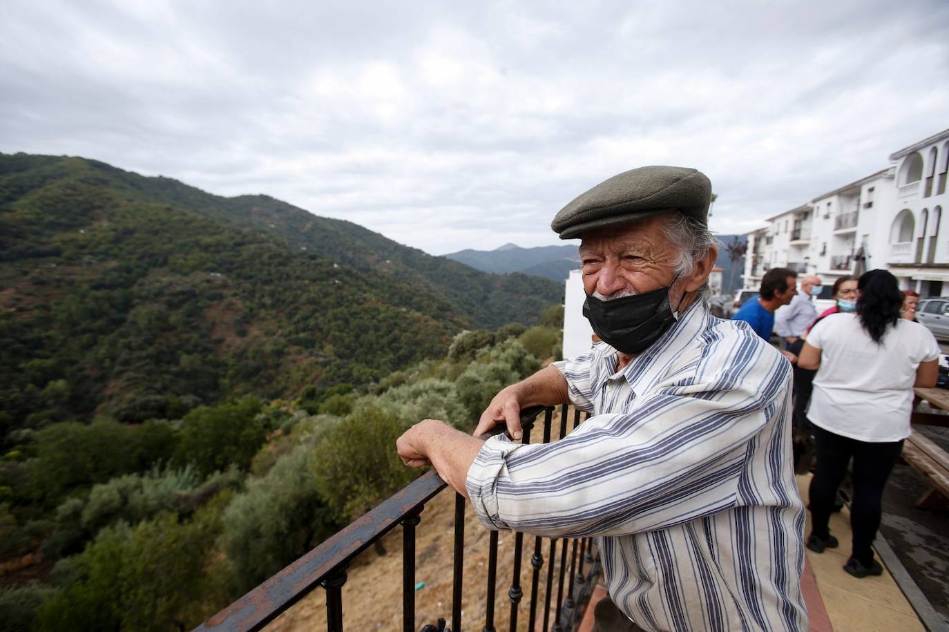 Las imágenes de la desolación tras quedar controlado el fuego en Sierra Bermeja. 