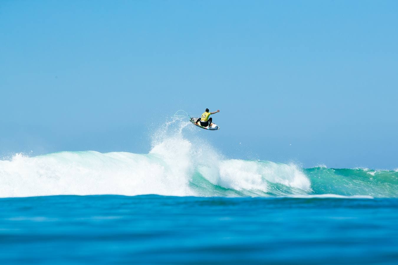 Fotos: Gabriel Medina y Carissa Moore, campeones del mundo de surf