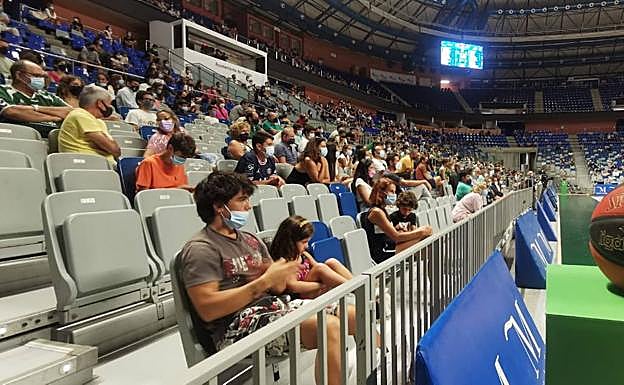 La Junta pide ya el aumento de los aforos en estadios y pabellones