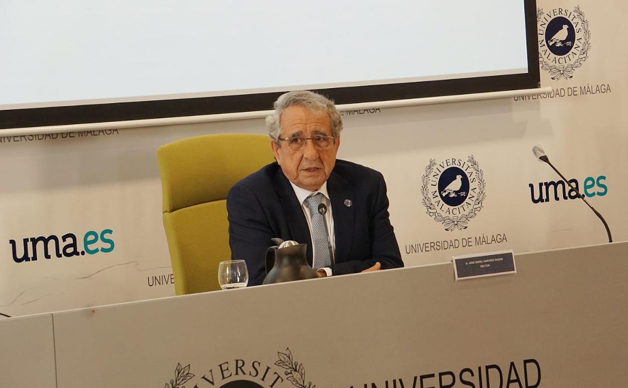 El rector de la Universidad de Málaga, José Ángel Narváez. 