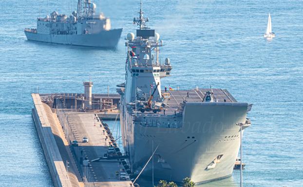 Así fue la llegada a Málaga del buque de guerra 'Juan Carlos I' (timelapse)