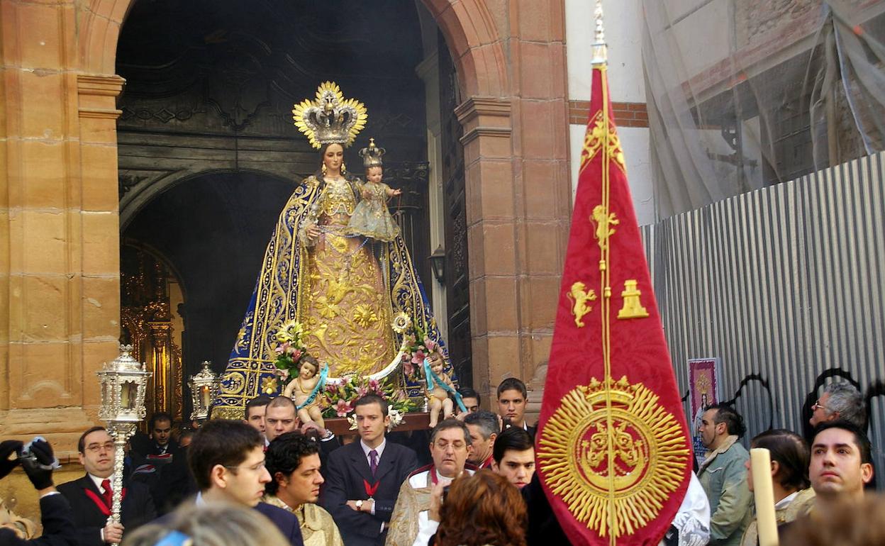 La Virgen de los Remedios será llevada en unas andas. 