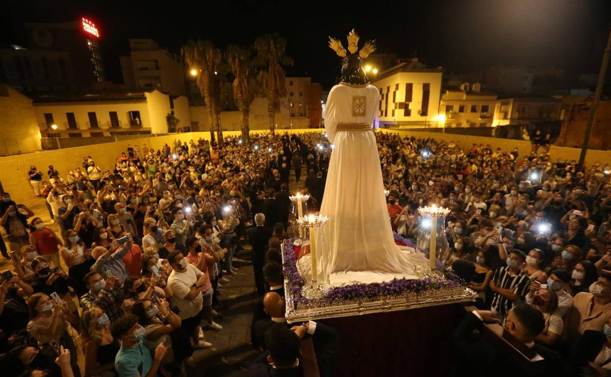 Nuestro Padre Jesús Cautivo, a su salida de la parroquia de San Pablo. 