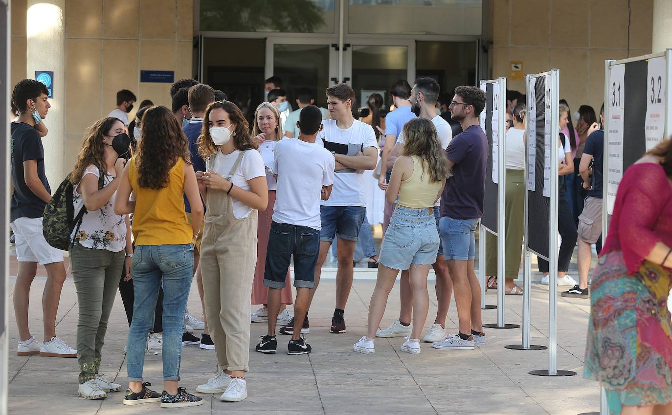 Los estudiantes de Medicina, los primeros en volver a las aulas de la UMA. 