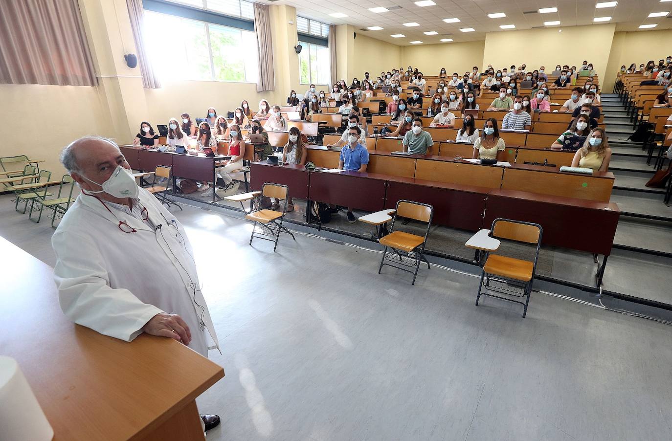 Los estudiantes de Medicina, los primeros en volver a las aulas de la UMA. 