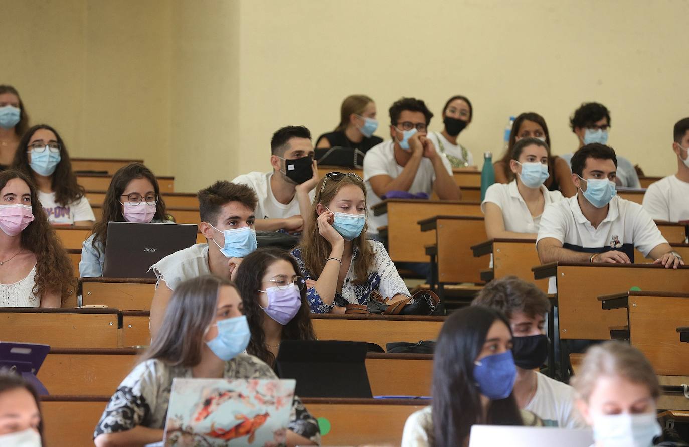 Los estudiantes de Medicina, los primeros en volver a las aulas de la UMA. 