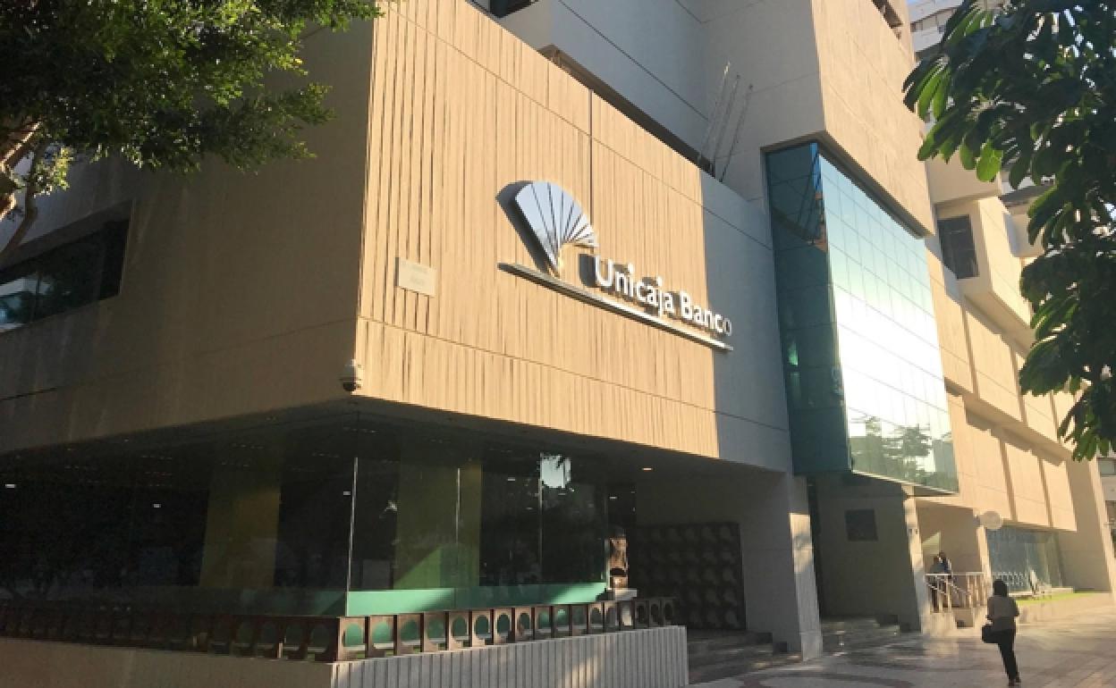 La negociación del ERE en Unicaja Banco se pospone a la espera de que los sindicatos nombren representantes