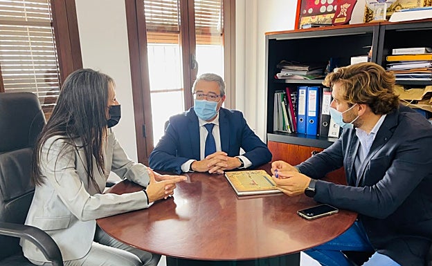 Reunión en Cañete la Real.