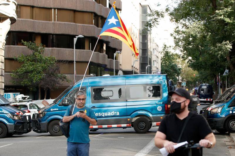 Vigilancia policial en la manifestación en favor de Carles Puigdemont. 