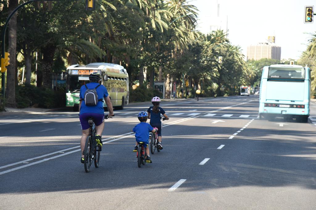 Entre las 7.30 y las 20.30 horas la Alameda Principal y el Paseo del Parque permanecerán cerrados al tráfico rodado, permitiendo únicamente la circulación por estas vías del transporte público y bicicletas 