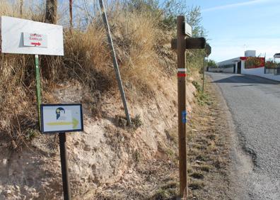 Imagen secundaria 1 - Señalética oficial en el punto de partida. Indicaciones situadas en la parte norte del casco urbano de Cartaojal. Aldea de Cartaojal.