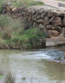 Imagen secundaria 2 - El trazado es prácticamente llano. Vado para cruzar el río. Puente de acceso para vehículos en El Alcaide.