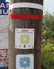 Imagen secundaria 2 - Torre de Calaceite. Este camino alterna los arcenes con el arenal de la playa e incluso con aceras. Esta etapa coincide con la Senda Litoral de Málaga.