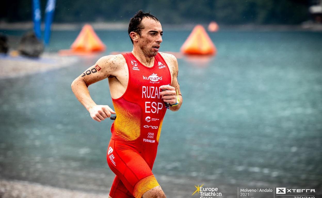 El triatleta rinconero, durante una de las pruebas del circuito XTerra en las que ha competido durante este año, consiguiendo dos podios. 