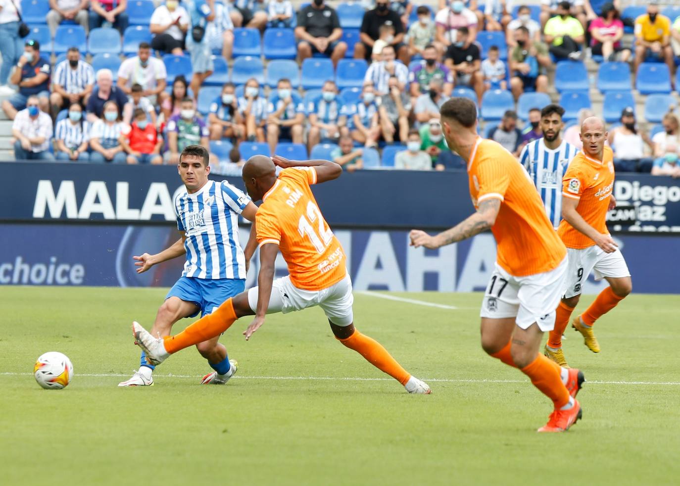 La Rosaleda acogió el encuentro sin restricciones de aforo por el covid-19 