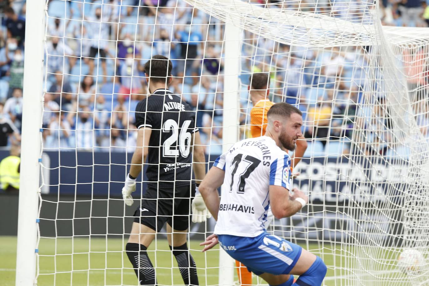 La Rosaleda acogió el encuentro sin restricciones de aforo por el covid-19 