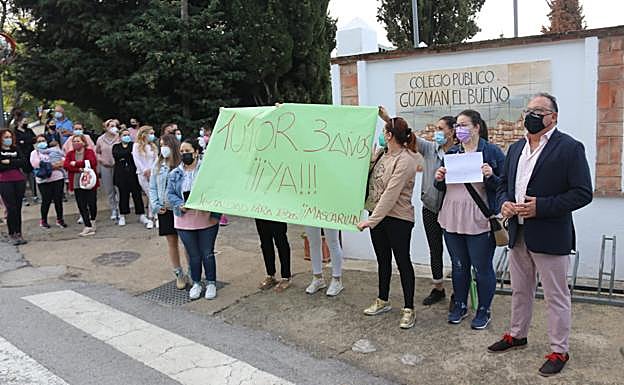 Padres de alumnos del colegio de Gaucín, contra un profesor por no usar mascarilla