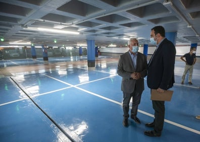 Imagen secundaria 1 - José del Río y Manuel Díaz, durante la visita a las instalaciones ya reformadas. 