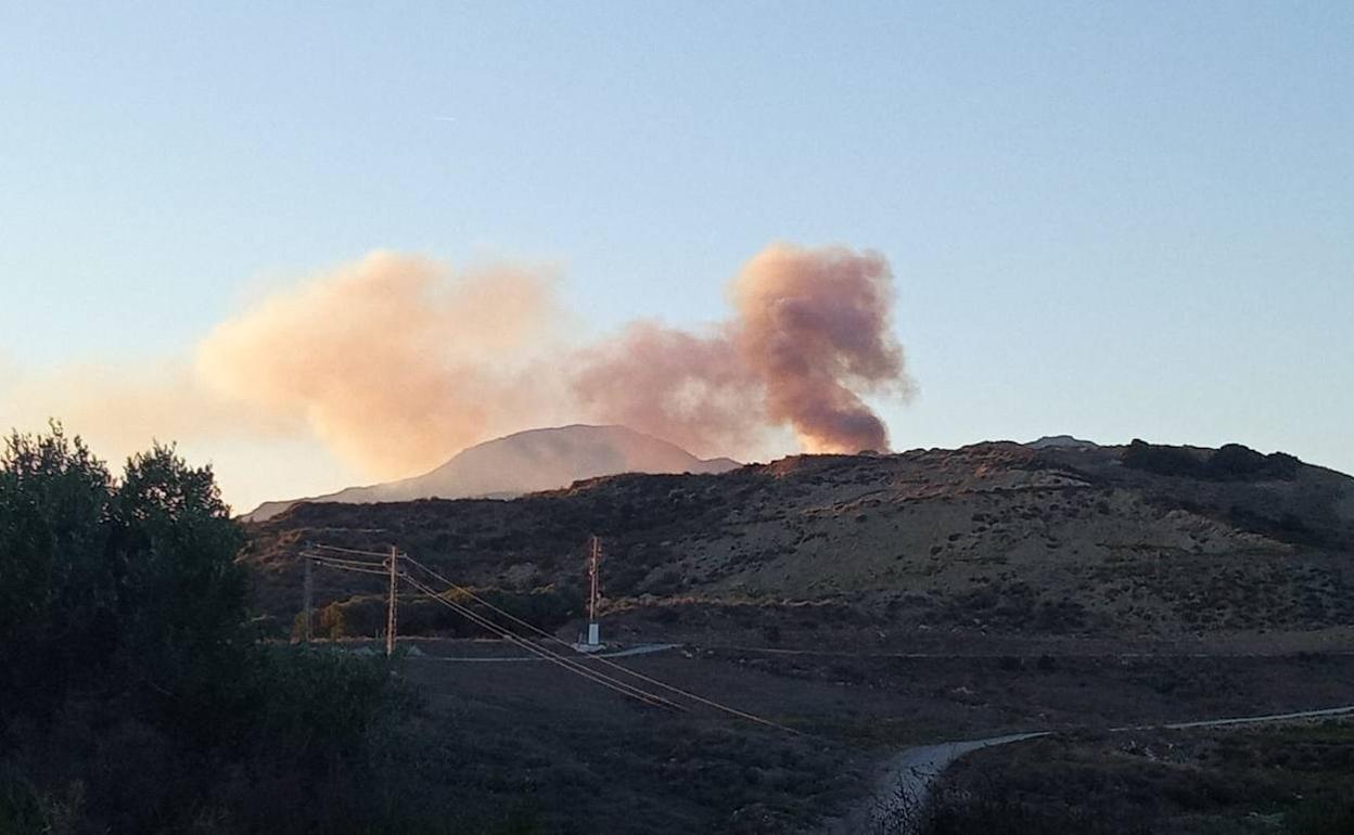 El incendio se originó el miércoles por la tarde. 