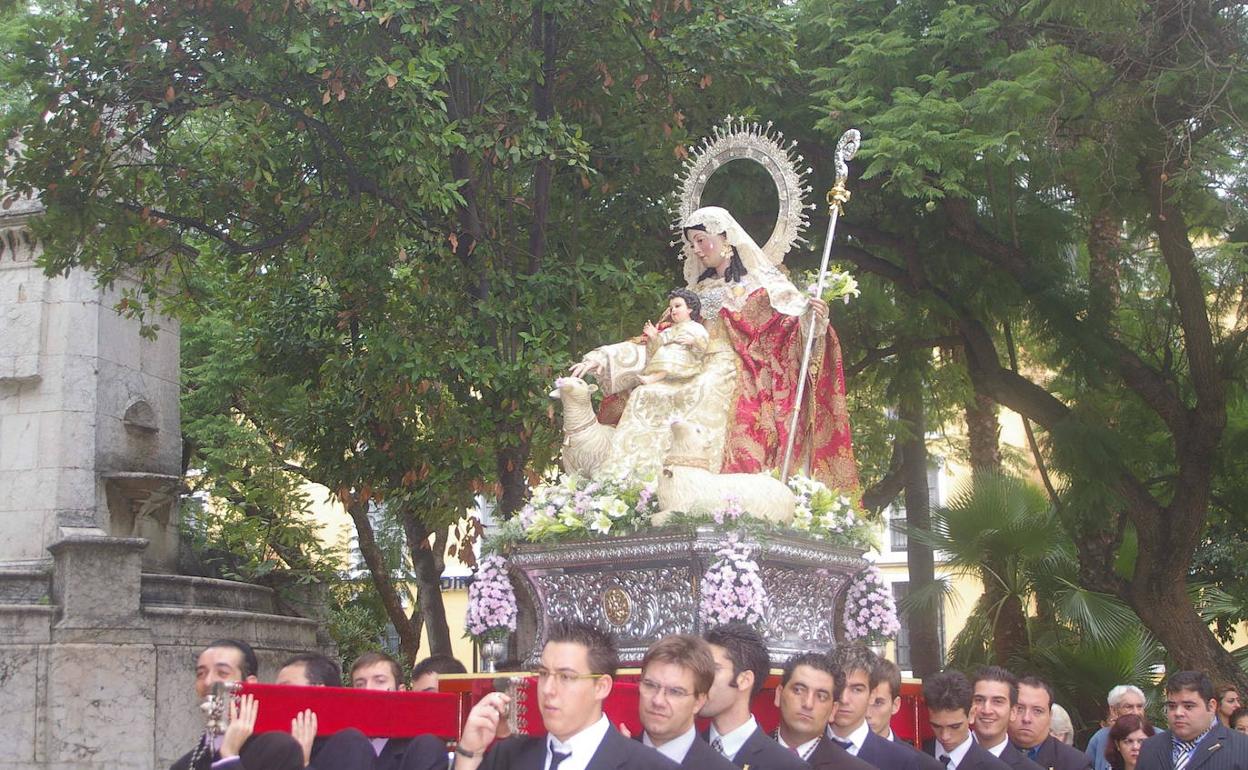 Rosario de enfermos de la Divina Pastora de las Almas en el año 2006. 