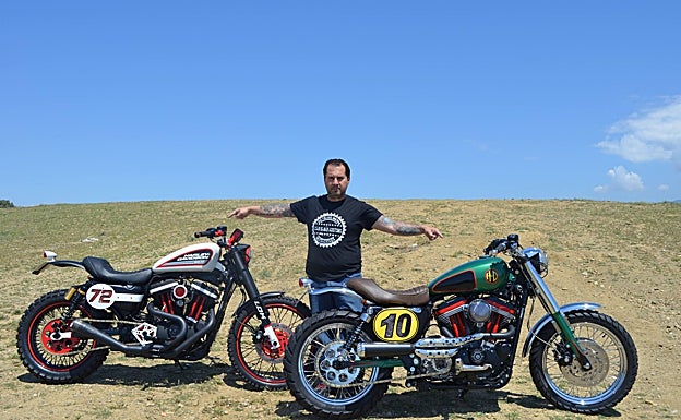 Imagen principal - Tres imágenes de motos diseñadas por Alí Manén y en una con el actor malagueño Antonio Banderas. 