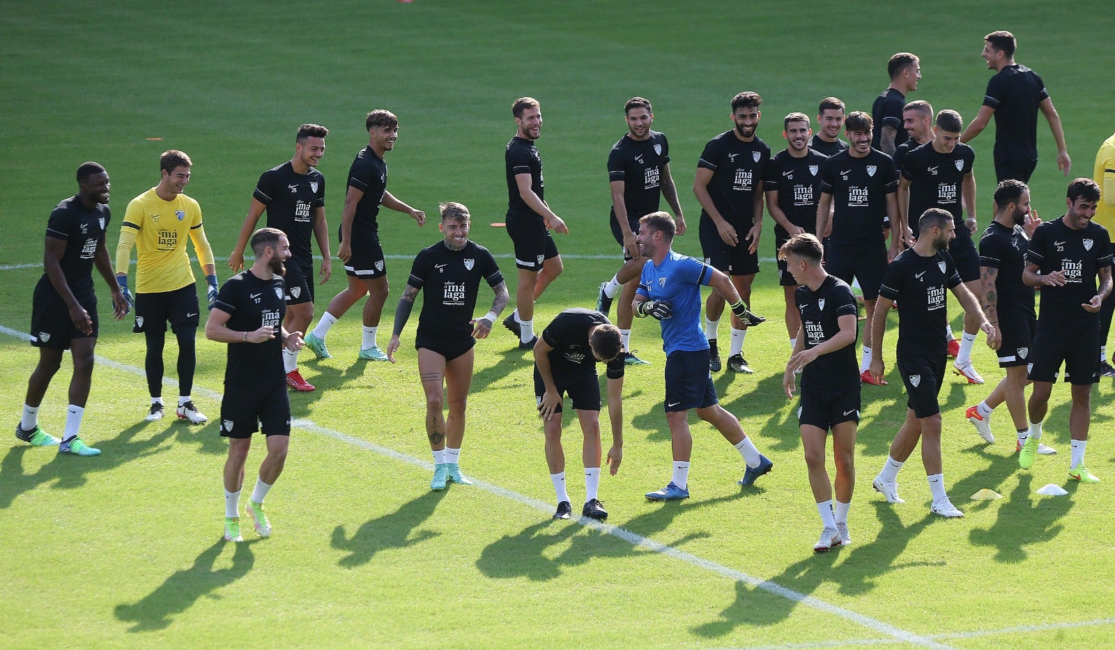 El club blanquiazul abrió las puertas de su estadio para crear comunión entre plantilla y seguidores aprovechando el festivo nacioanl del Día de la Hispanidad y con el objetivo de impulsar la venta de abonos.