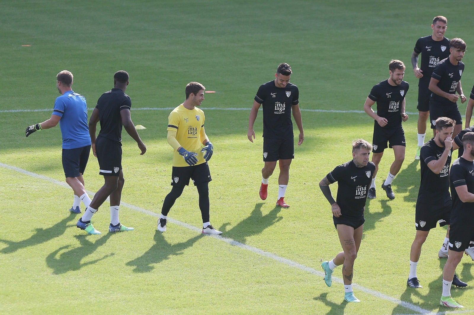 El club blanquiazul abrió las puertas de su estadio para crear comunión entre plantilla y seguidores aprovechando el festivo nacioanl del Día de la Hispanidad y con el objetivo de impulsar la venta de abonos.