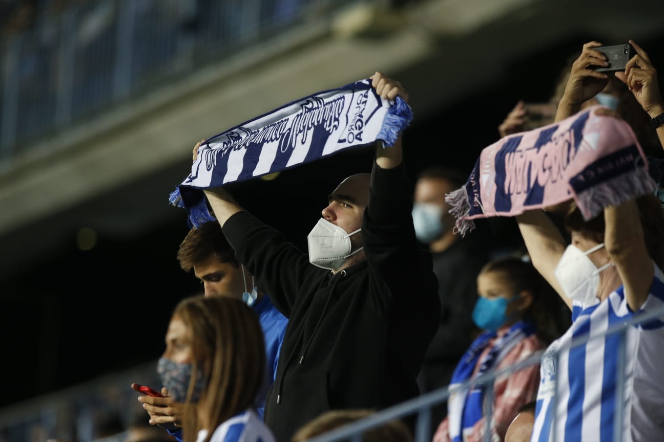 Un disputado partido en La Rosaleda