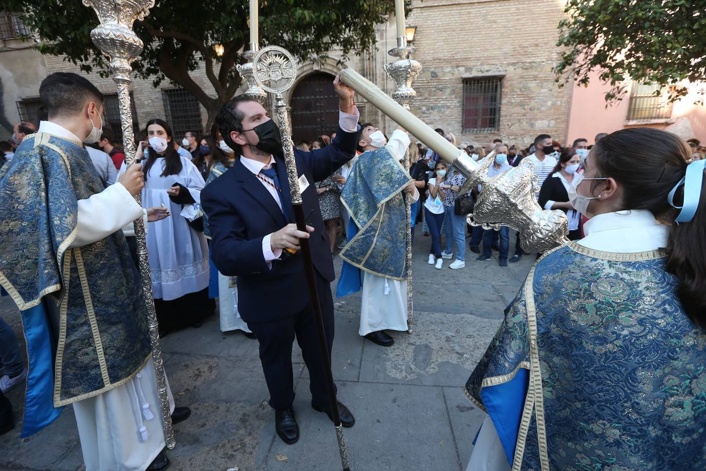 Como ya ocurriera en 2012, la Virgen de Araceli volvió a protagonizar el anual rosario de la Agrupación de Hermandades y Congregaciones de Gloria, aunque, en este ocasión, en el marco del centenario de la implantación en Málaga de su archicofradía, la corporación filial de la patrona de Lucena más antigua de España.