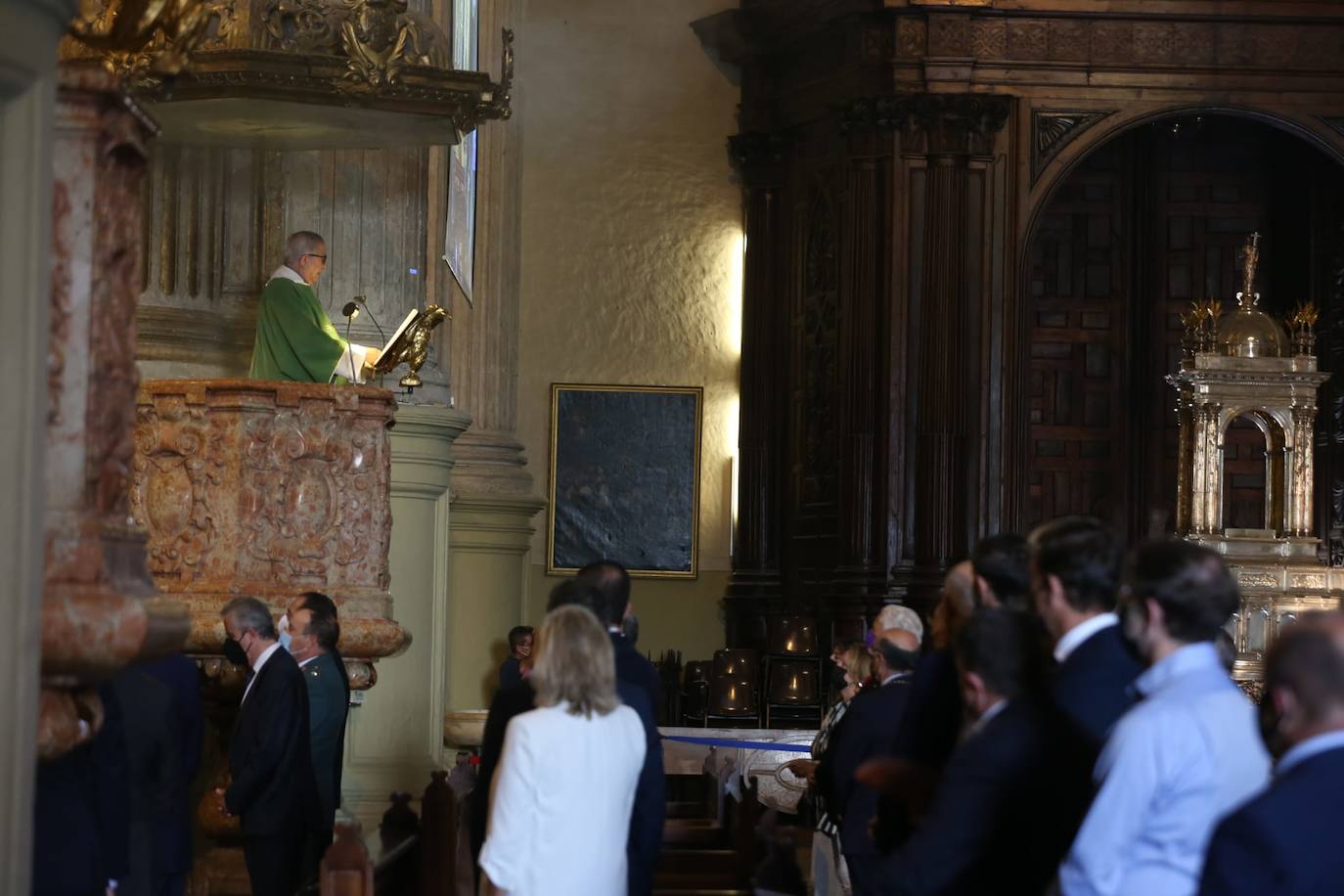 Como ya ocurriera en 2012, la Virgen de Araceli volvió a protagonizar el anual rosario de la Agrupación de Hermandades y Congregaciones de Gloria, aunque, en este ocasión, en el marco del centenario de la implantación en Málaga de su archicofradía, la corporación filial de la patrona de Lucena más antigua de España.