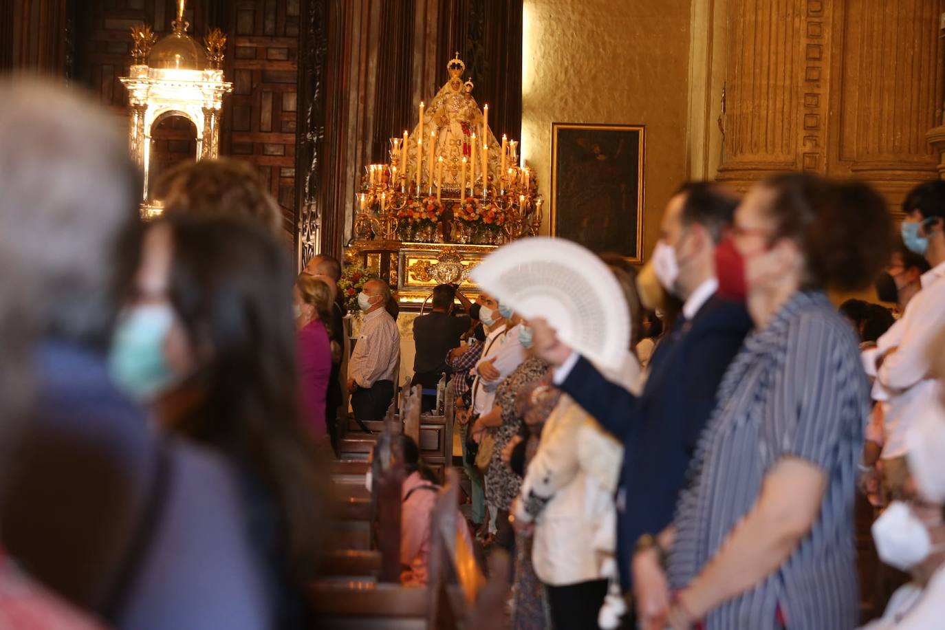 Como ya ocurriera en 2012, la Virgen de Araceli volvió a protagonizar el anual rosario de la Agrupación de Hermandades y Congregaciones de Gloria, aunque, en este ocasión, en el marco del centenario de la implantación en Málaga de su archicofradía, la corporación filial de la patrona de Lucena más antigua de España.