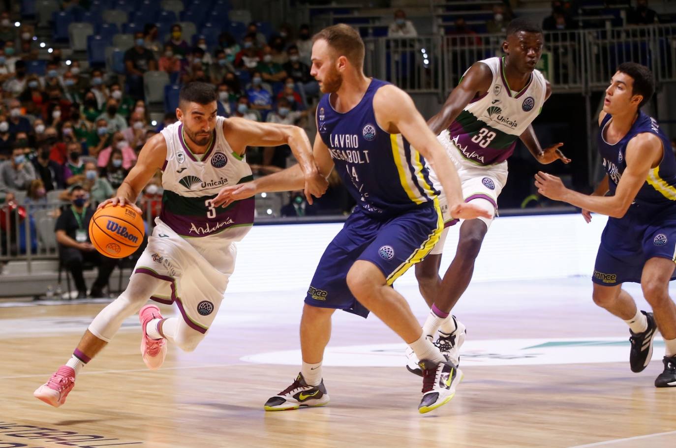 El Carpena acogió su primer partido de la Basketball Champions League 