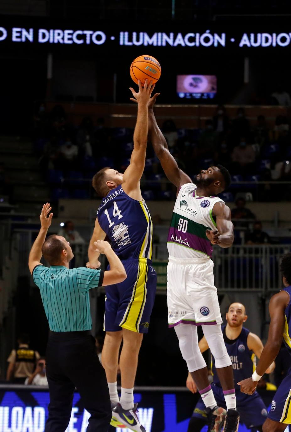 El Carpena acogió su primer partido de la Basketball Champions League 