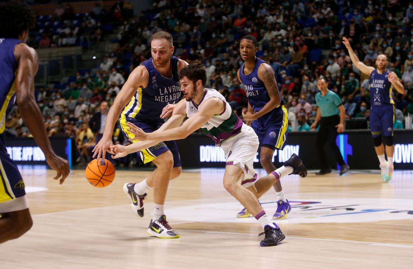 El Carpena acogió su primer partido de la Basketball Champions League 