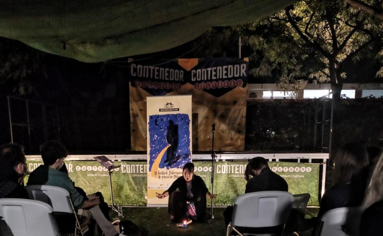 La poesía hecha velada