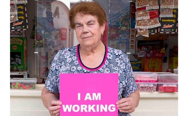 Imagen principal - Las mujeres de Villanueva del Rosario dan la cara en una exposición