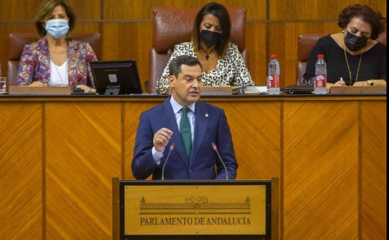 Juanma Moreno, durante su discurso de inicio del Debate sobre el Estado de la Comunidad