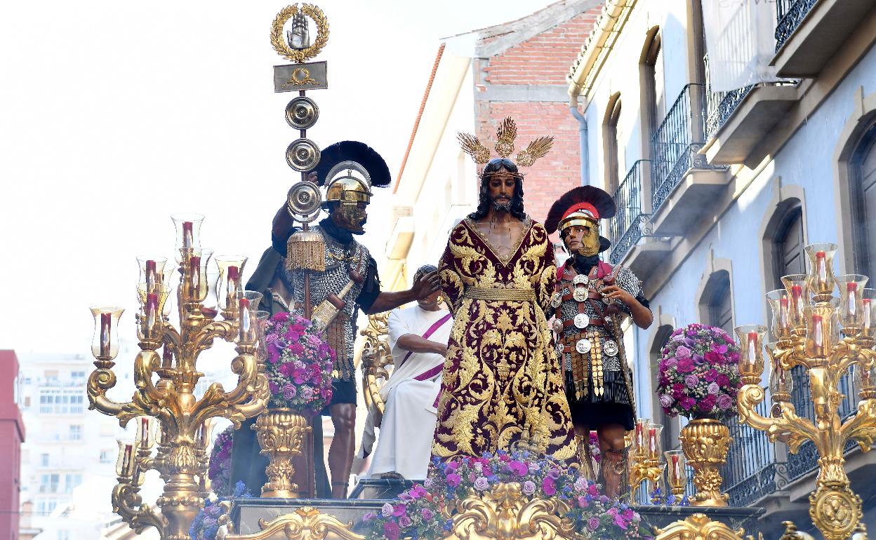 Jesús de la Sentencia es una de las dieciséis imágenes participantes en la procesión.