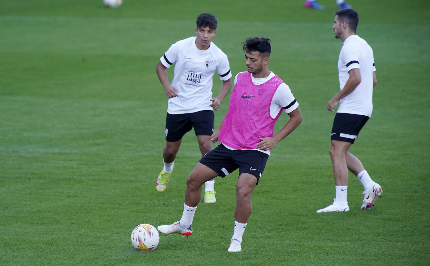 Fotos del entrenamiento del Málaga en La Rosaleda.