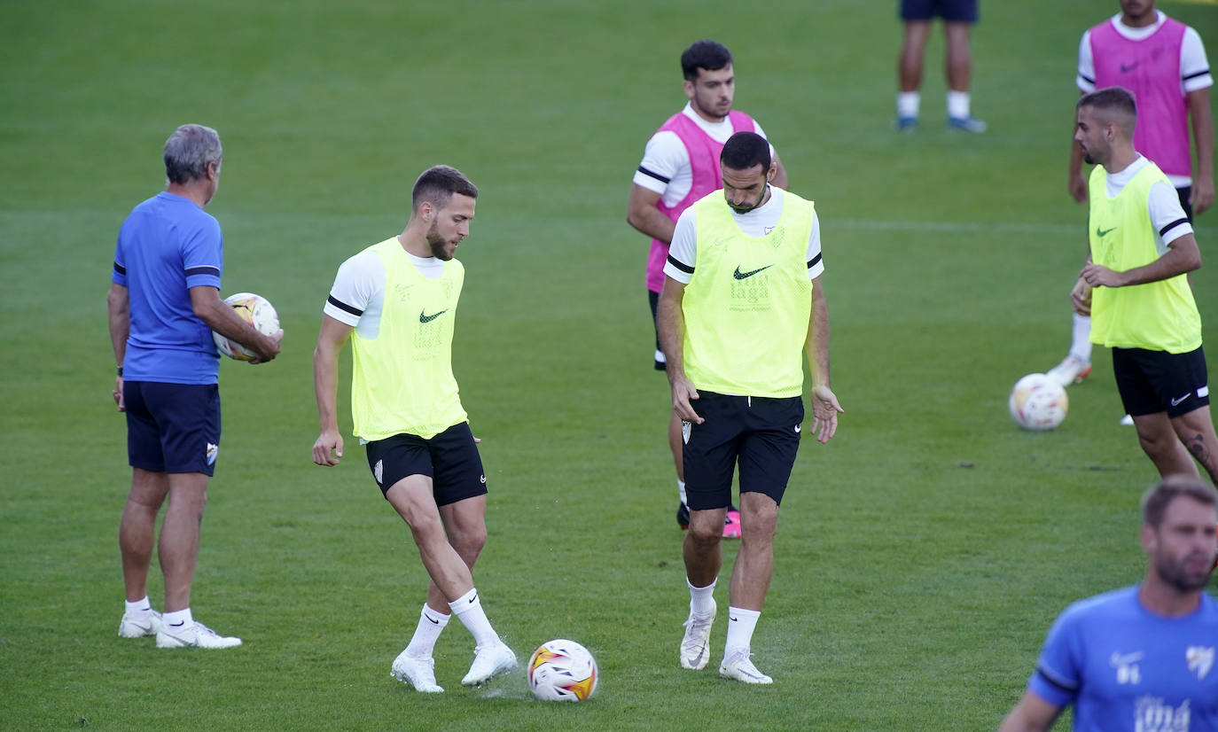 Fotos del entrenamiento del Málaga en La Rosaleda.