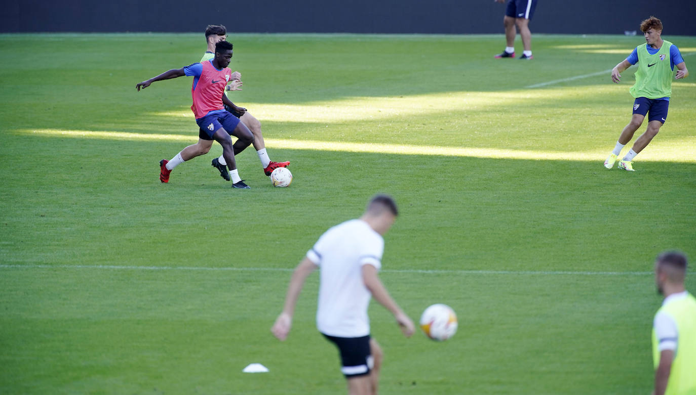 Fotos del entrenamiento del Málaga en La Rosaleda.