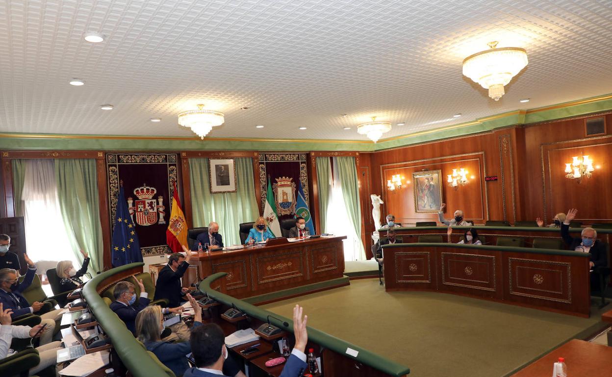 La petición de más inversiones para la ciudad ha salido adelante por unanimidad. 