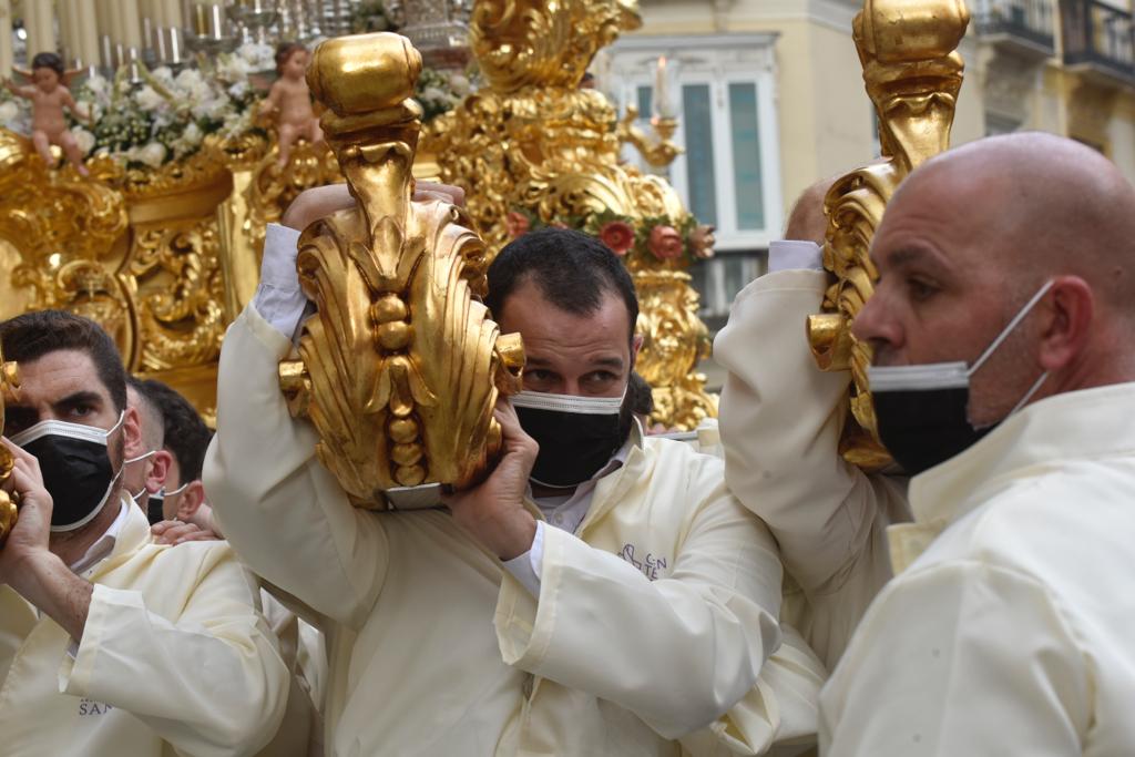 Dieciséis tronos recorren la ciudad para conmemorar el centenario de la Agrupación de Cofradías de Málaga en un evento histórico. En la imagen, Sangre.