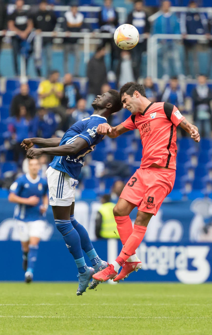 La visita del Málaga al Oviedo, en fotos. 